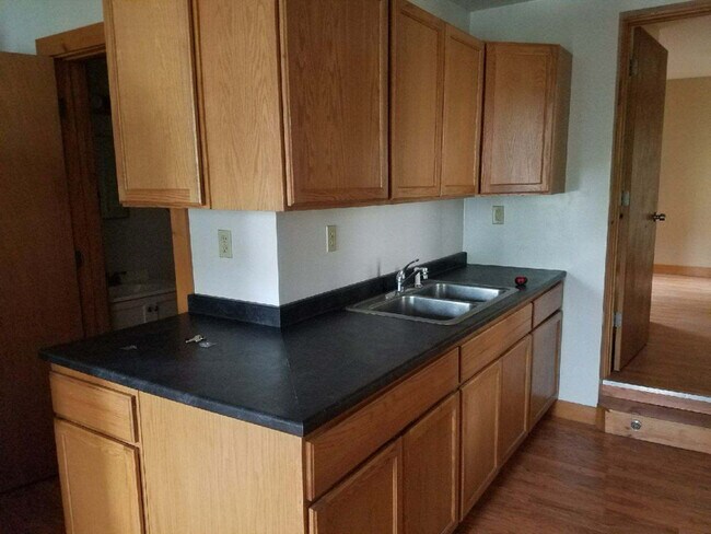 Building Photo - 7 Mount St Rental