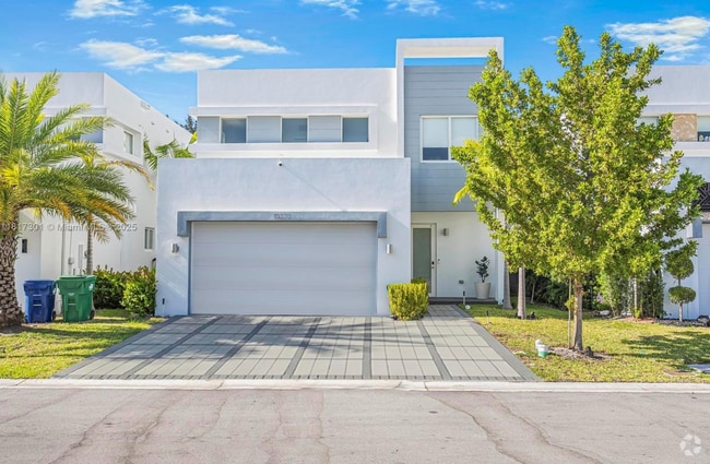Building Photo - 10373 NW 68th Ter Rental