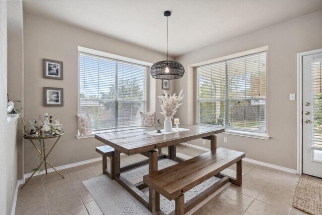 Photo - 2913 Fleet Dr