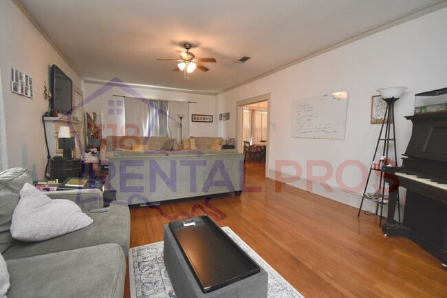 Photo - 3 Bed 2 Bath Home Within Walking Distance to Tech!