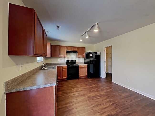 Photo - 131 Charndon Way