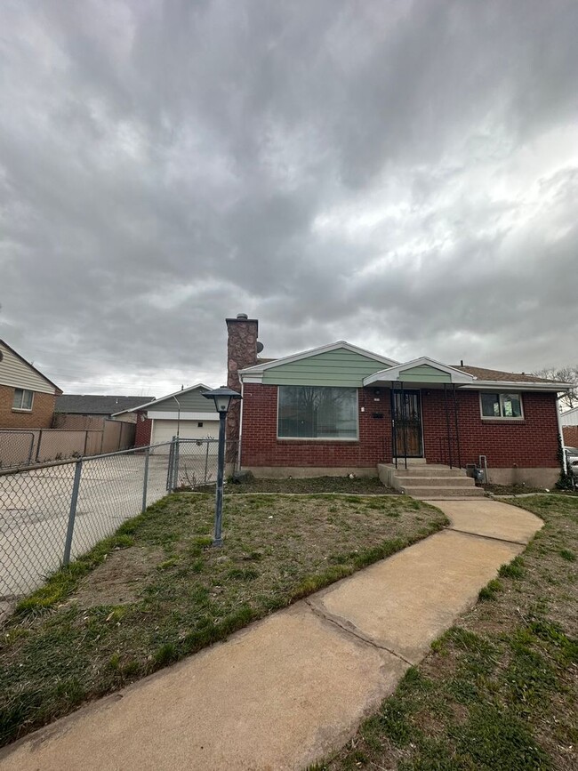 Building Photo - Christmas on Us! 2 Bed 2 Bath Home in Clearfield + $1000 Amazon Gift Card