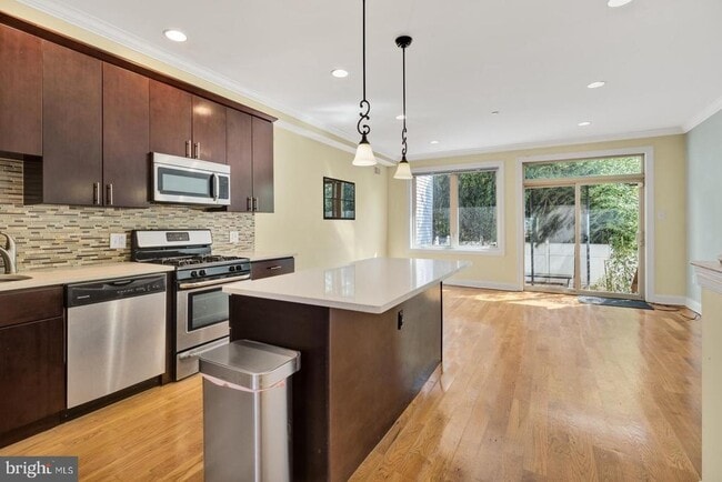 Photo - 725 N 20th St Apartment Unit B