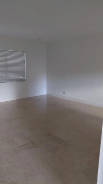 Photo - 1429 SW 9th St Unidad 9