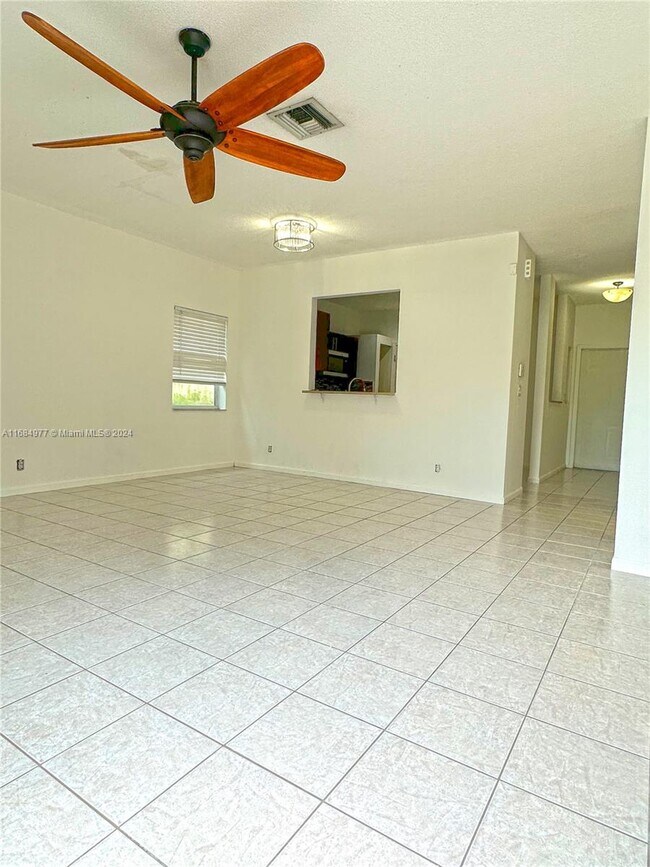 5541 NW 90th Ter