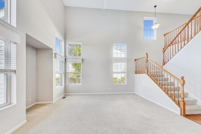 3211 Ronan Dr