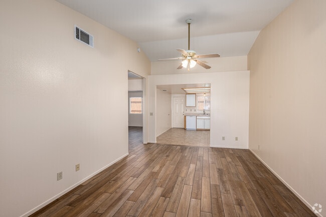 2BR, 1.5BA - 868SF - Living Room