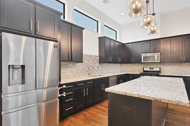 Photo - 1810 Thompson St