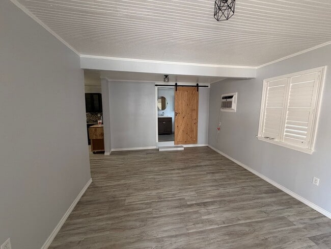 Photo - This studio apartment is conveniently located one block from Spohn Shoreline,