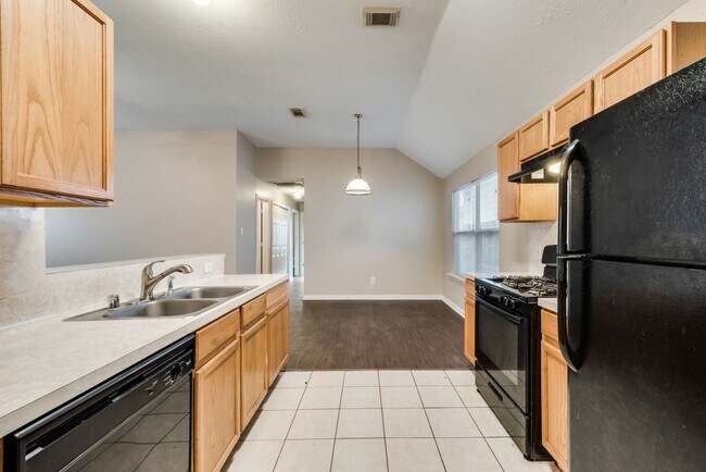 Photo - Beautiful single story 3 bed 2 bath!
