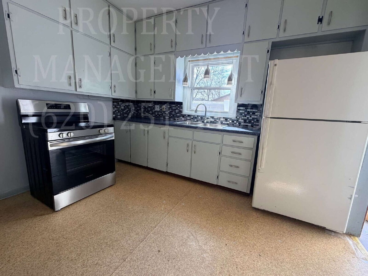 2 Bedroom + Bonus Room - 2 Bedroom + Bonus Room