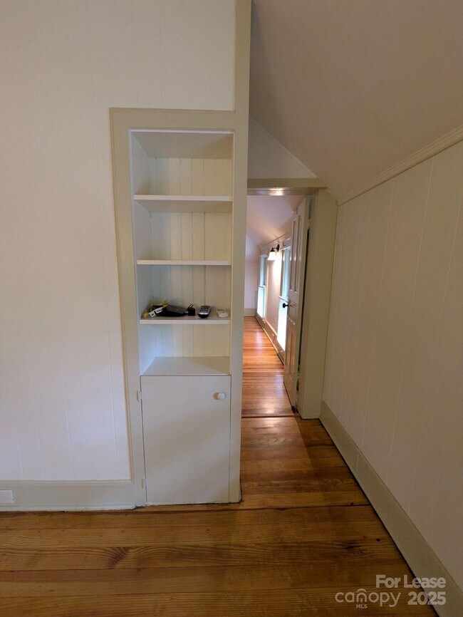 Photo - 220 Melrose Cir Unit Apt 2