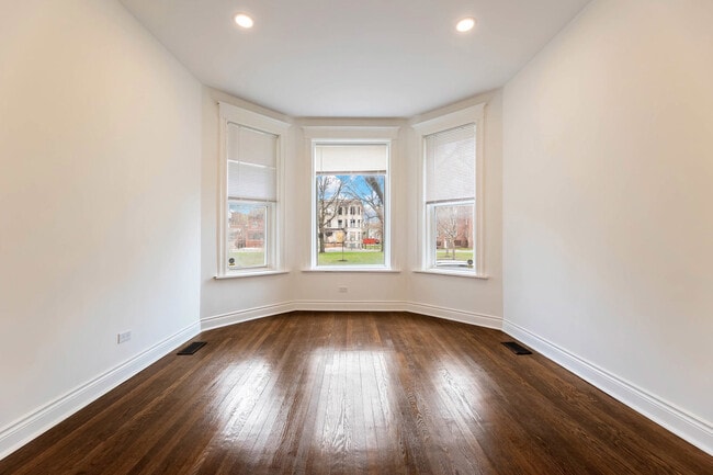 Photo - 1511 W Garfield Blvd