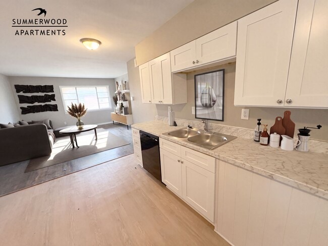 Summerwood 2bd/1ba Livingroom/Kitchen