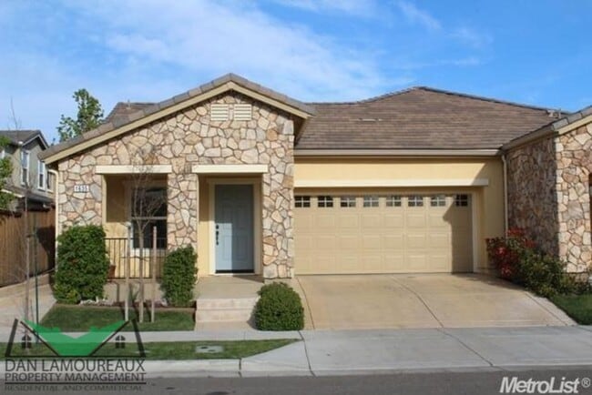 Building Photo - Springlake in Woodland