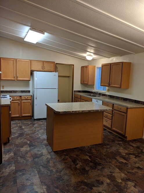 Photo - 575 Beard Rd