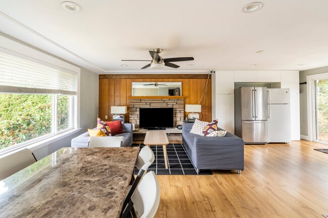 Photo - 1803 N 200th St