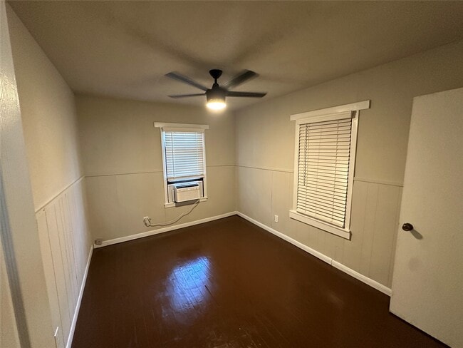 Photo - 2721 Napoleon St