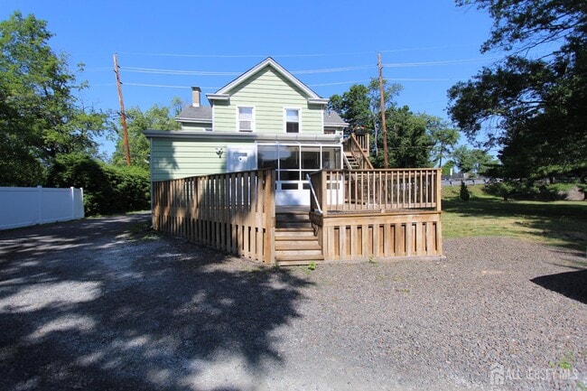 Photo - 2 Maple Ave