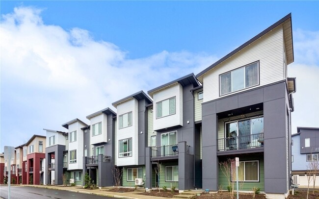 Photo - Modern Fully Air-Conditioned Luxury Home in Canyon Park