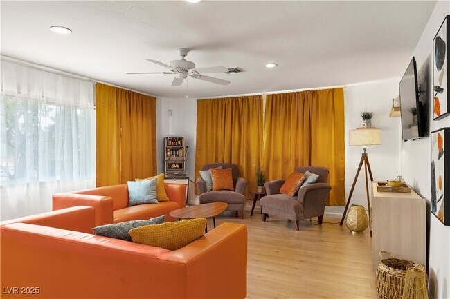 Photo - 1013 Francis Ave