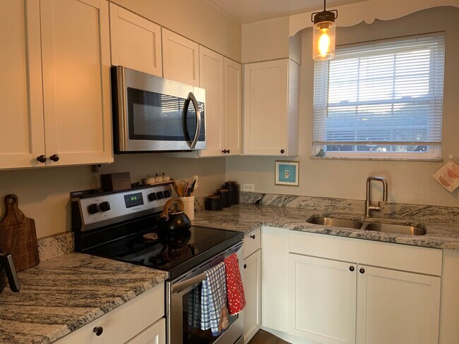 Photo - 1355 Bluff Avenue, Grandview Heights, OH 43212 Apartment Unit B