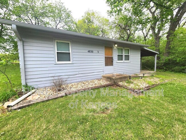 Photo - 4830 NE Indian Creek Rd Unidad #3 Rental