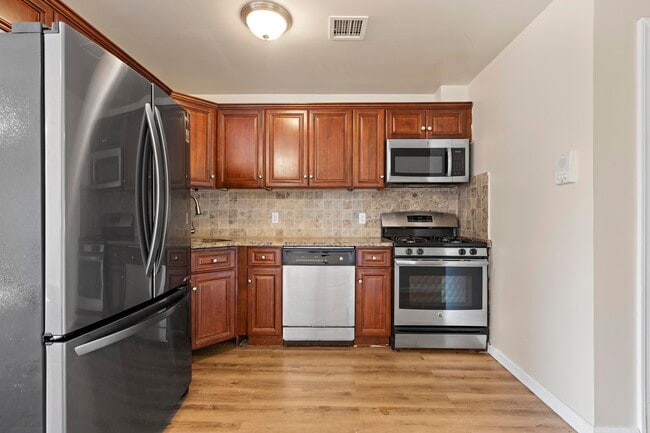 Photo - 765 Ocean Ave Unidad 1