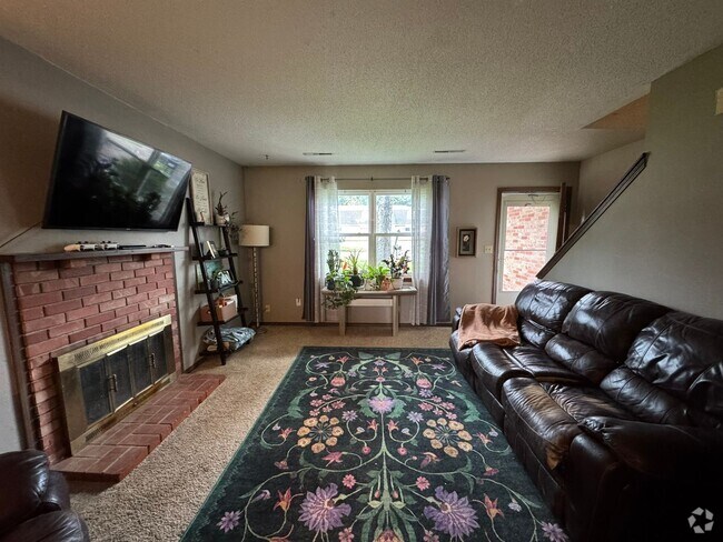 Building Photo - 4316-4318 W Ludwick Blvd Unit 4318 Rental