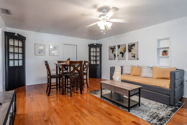 Photo - 3120 Peel Ave Unidad 1