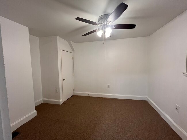 Building Photo - 1968 N 31st St Unit 1st floor