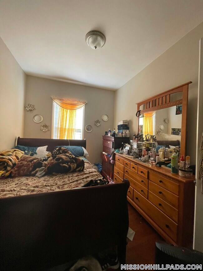 Photo - 121 George St Unit 2