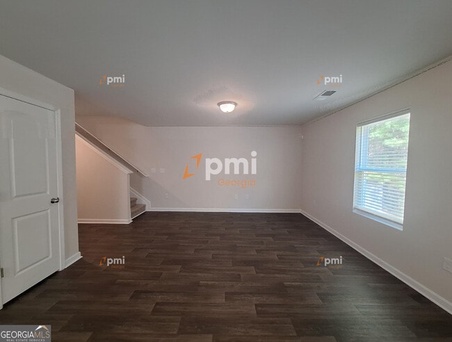 Photo - 437 Kildare Wy