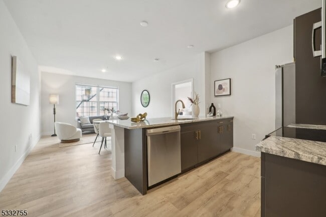 Photo - 227 N Walnut St Unit 117