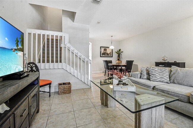 Photo - 1061 NW 18th Ave Casa