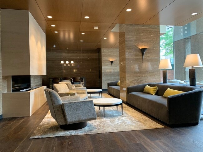 Photo - 1030 N State St Unidad 6F