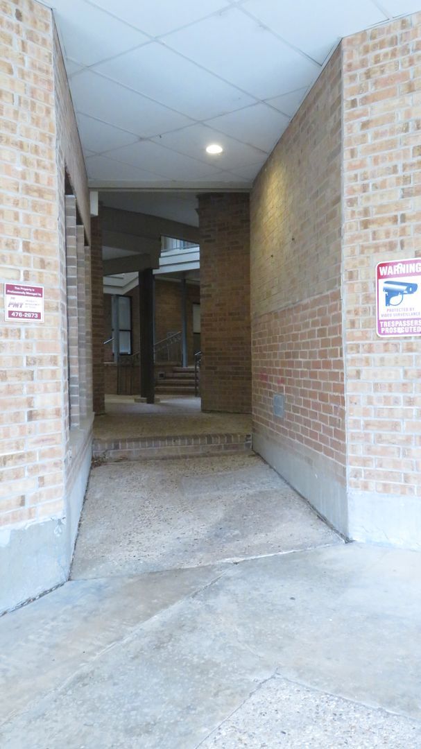 Photo - ROBBINS PLACE 202