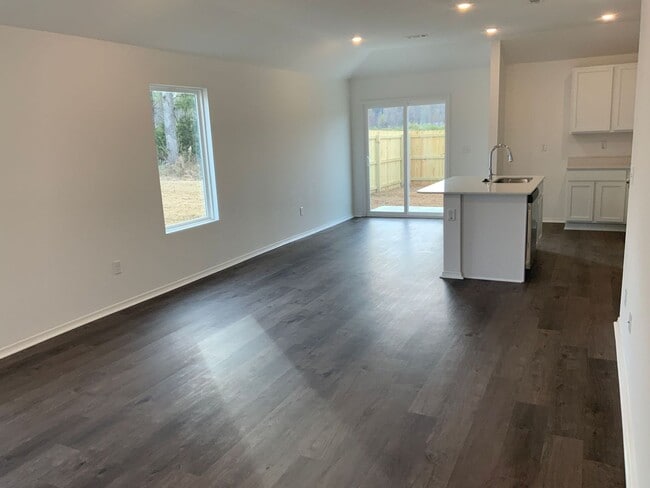 Photo - 8101 Donna Dr