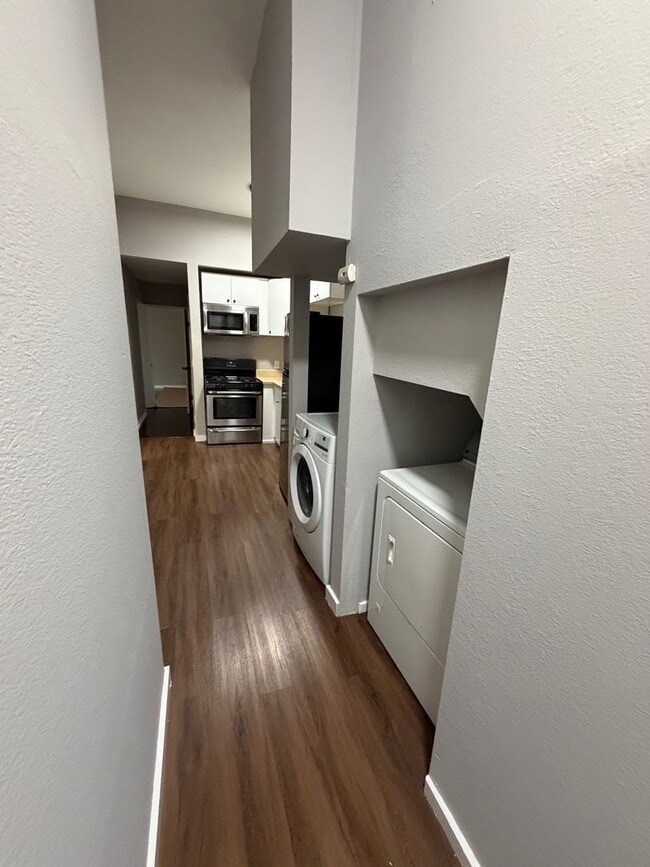 1737 Chase St Unidad A (Lower)