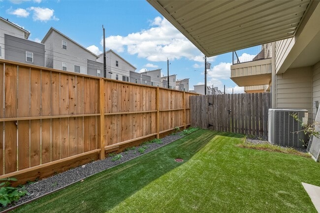 Photo - 405 Meadow St