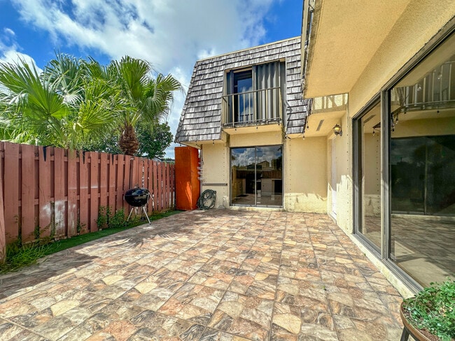 Photo - 166 Lake Arbor Dr