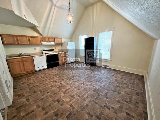 Photo - 915 W 4th Ave Unit 2