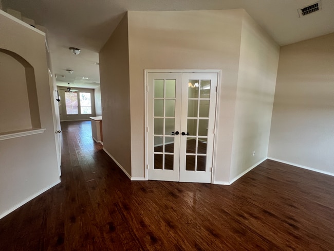 Photo - 5812 White Pine Dr