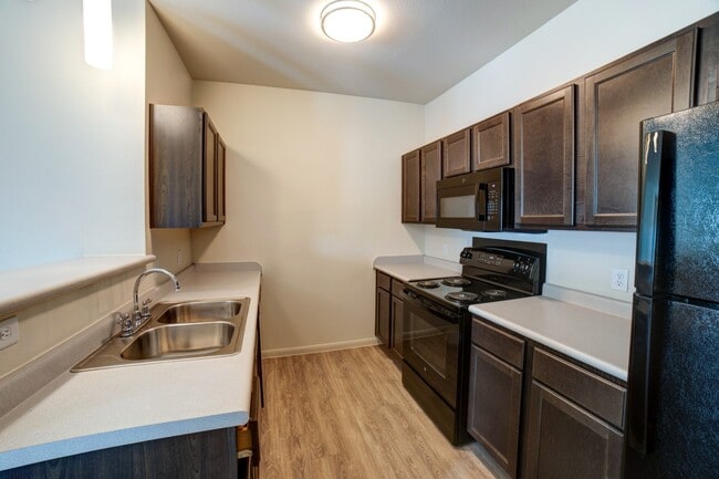 Fully Equipped Kitchen - Grand Station Apartment Homes