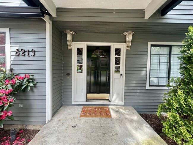 Photo - Welcome to this spacious 4-bedroom, 2.5-bathroom home located in Vancouver, WA!