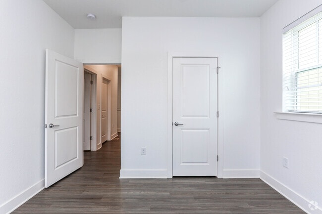 3BR, 2.5BA - 1,440 SF