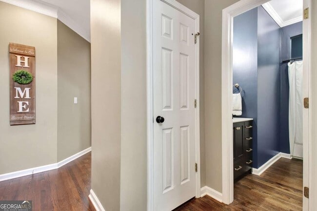 Photo - 205 Woodcreek Ln