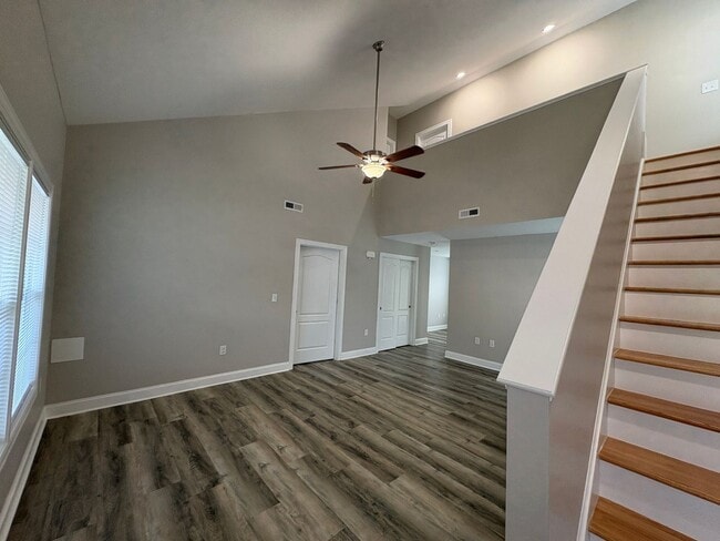 Photo - 505 Twisted Oak Dr NW