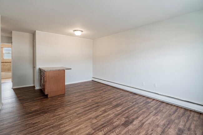 114-120 Montgomery Street Apartments