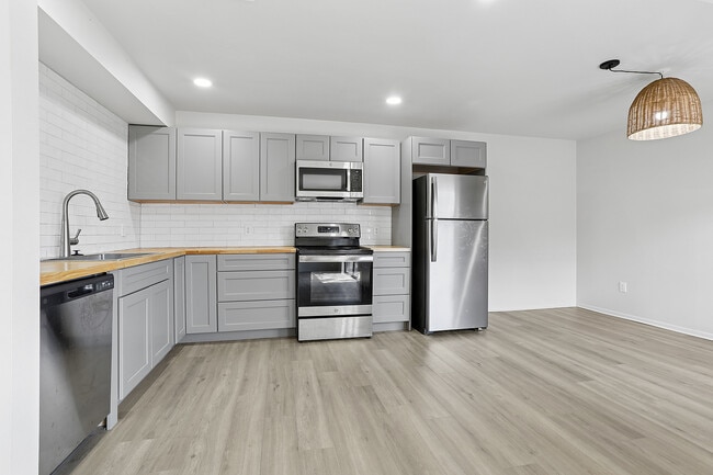 Building Photo - 5122 Blair Ln Unit 5122 Blair Ln #C Rental